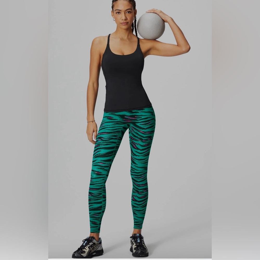 Fabletics Trinity Motion365+ High-Waisted Legging in Roar/Power Pink Print Sz M